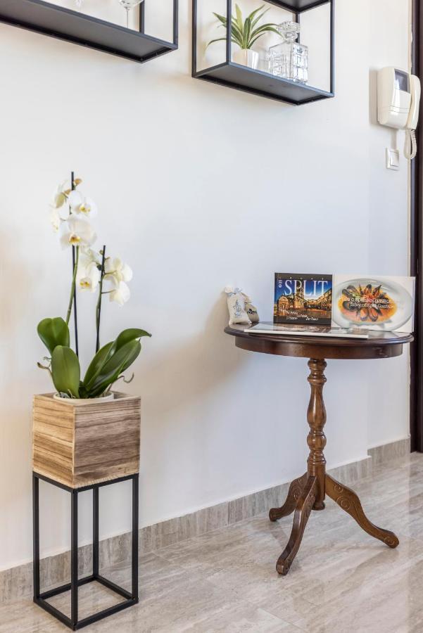 Luxury Rooftop Apartment Zalato สปลิท ภายนอก รูปภาพ