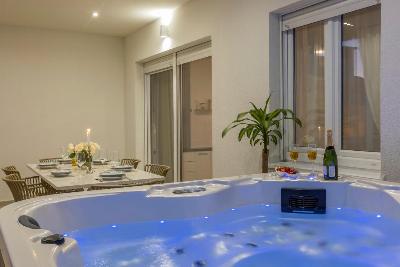 Luxury Rooftop Apartment Zalato สปลิท ภายนอก รูปภาพ